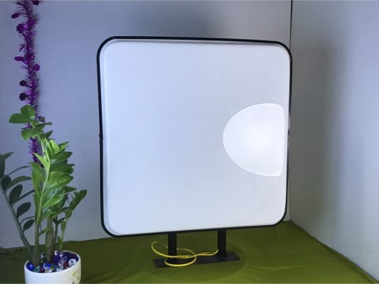 Mica dùng làm hộp đèn trong ngành quảng cáo Mica dùng làm hộp đèn trong ngành quảng cáo