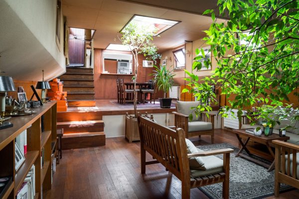 mau gieng troi mgui 01 Mẫu giếng trời đẹp hiện đại sử dụng tấm polycarbonate