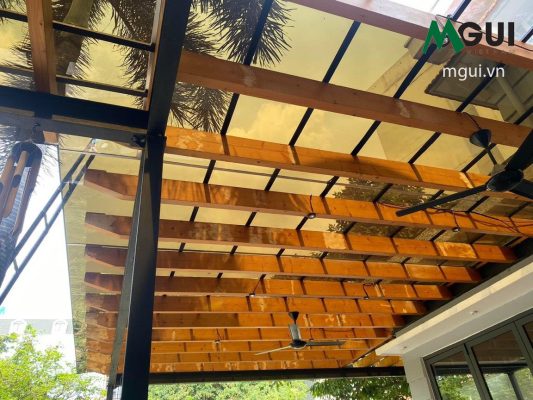 z4014231226636 5fabccd966d768b7ca68d8c1fda4c194 1 Mẫu mái che polycarbonate đặc phẳng màu trà