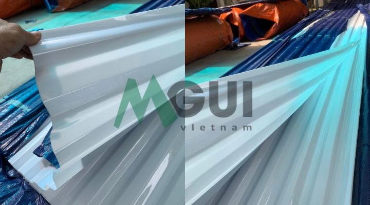 Tôn nhựa lấy sáng polycarbonate, Đặc tính và bảng giá.jpg