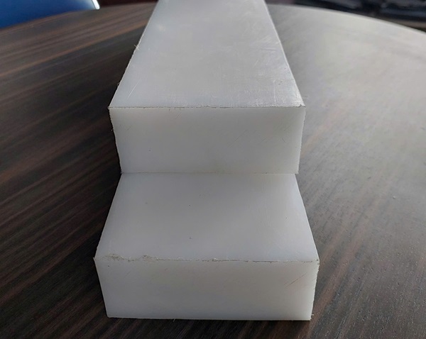 tấm nhựa PE trắng 40mm Tấm nhựa PE (Polietilen) được làm từ nhựa Polyethylene