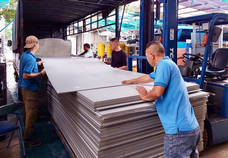 Kích thước tấm Alu chuẩn theo các hãng Kích thước tấm Alu chuẩn theo các hãng