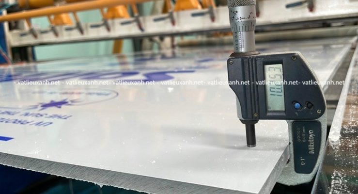 Tấm nhựa cường lực 10mm polycarbonae tại Vật Liệu Xanh Tấm nhựa cường lực 10mm polycarbonae tại Vật Liệu Xanh