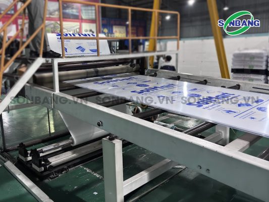Sơn Băng nhà sản xuất và đại cung cấp polycarbonate solmart chính hãng Nhà sản xuất tấm polycarbonate solmart chính hãng của Sơn Băng