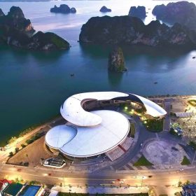 Dự án tấm polycarbonate đặc SolMart tại cung cá heo Hạ Long