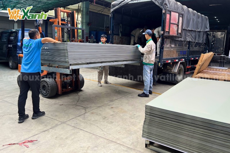 gia tam aluminium 2 Nhận chính sách giá sỉ khi mua tấm ốp Alu số lượng lớn