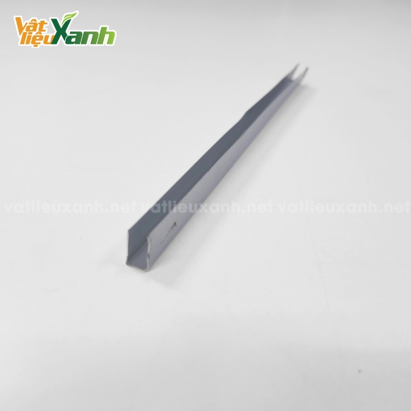 nep nhom chu u boc canh poly 4 Nẹp nhôm U7 với khe ngàm rộng 7mm