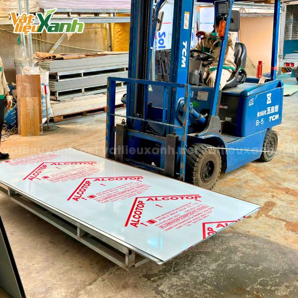Tấm Alu vân gỗ thương hiệu Alcotop