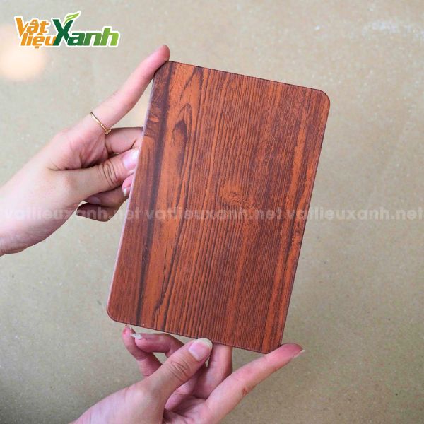 Tấm Alu vân gỗ họa tiết chân thực