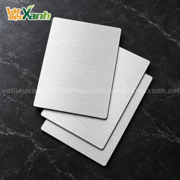 Tấm Alu xước bạc tam alu xuoc bac 1